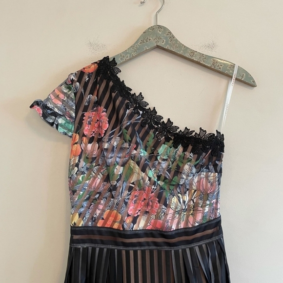 NWT Foxiedox Flora One Shoulder Midi Dress Black - Picture 3 of 7